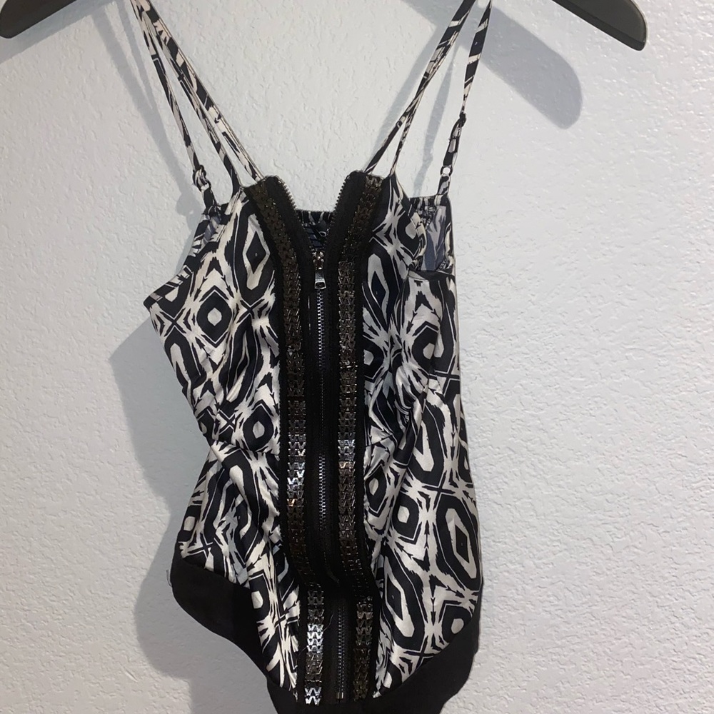 Bebe Black and white patterned bodysuit